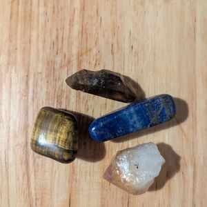 Crystal Bundle – Tiger’s Eye, Lapis Lazuli, Smoky Quartz + Citrine. Free Stone